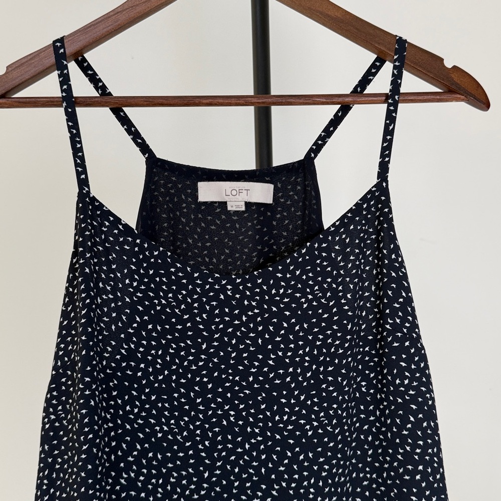 Ann Taylor Loft Navy Bird Print Flows Tank. Size M - Picture 3 of 7